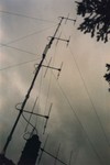 Antenne de Kiss-FM en 1987 sur le Mont-Salève. Le gain du système est de plus de 10dB soit une puissance rayonnée de plus 10kW EIRP