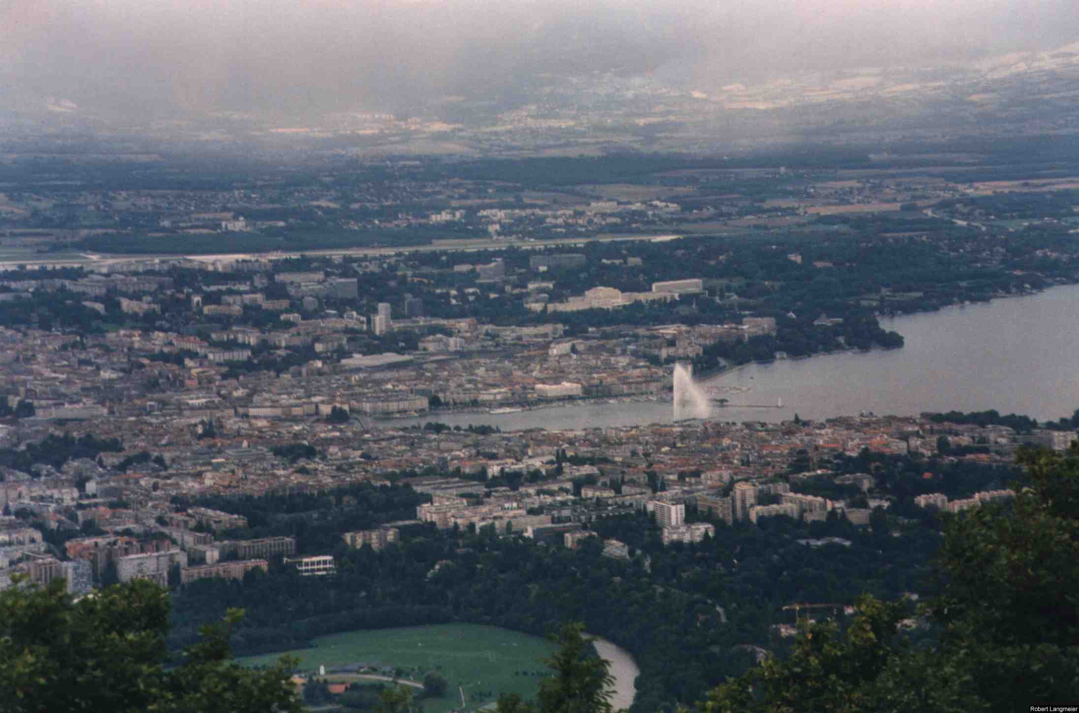 Vue de Genève depuis le Mont-Salève en 1987